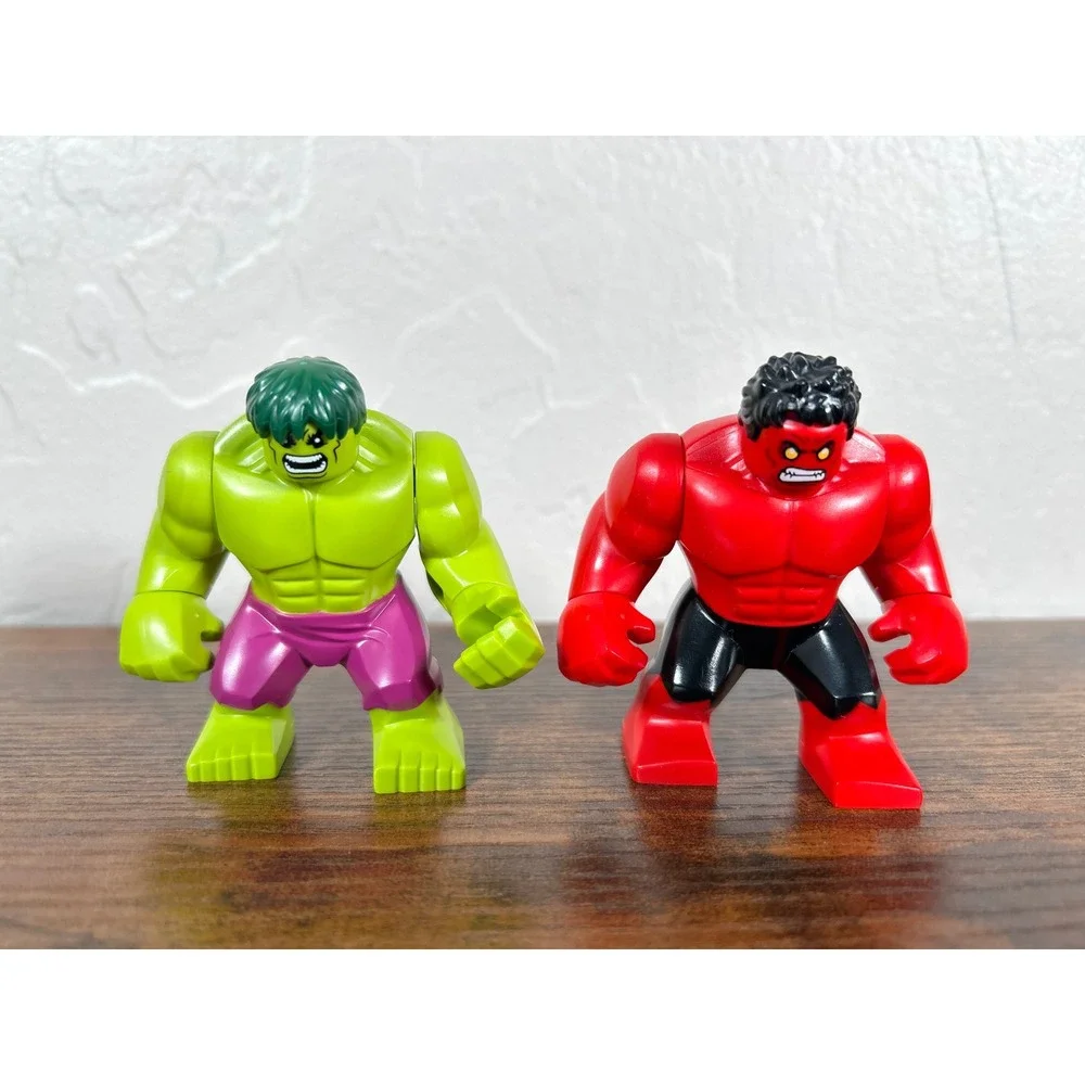 LEGO Marvel Hulk Red Hulk She-Hulk Red She-Hulk 4pc Minifigure Set